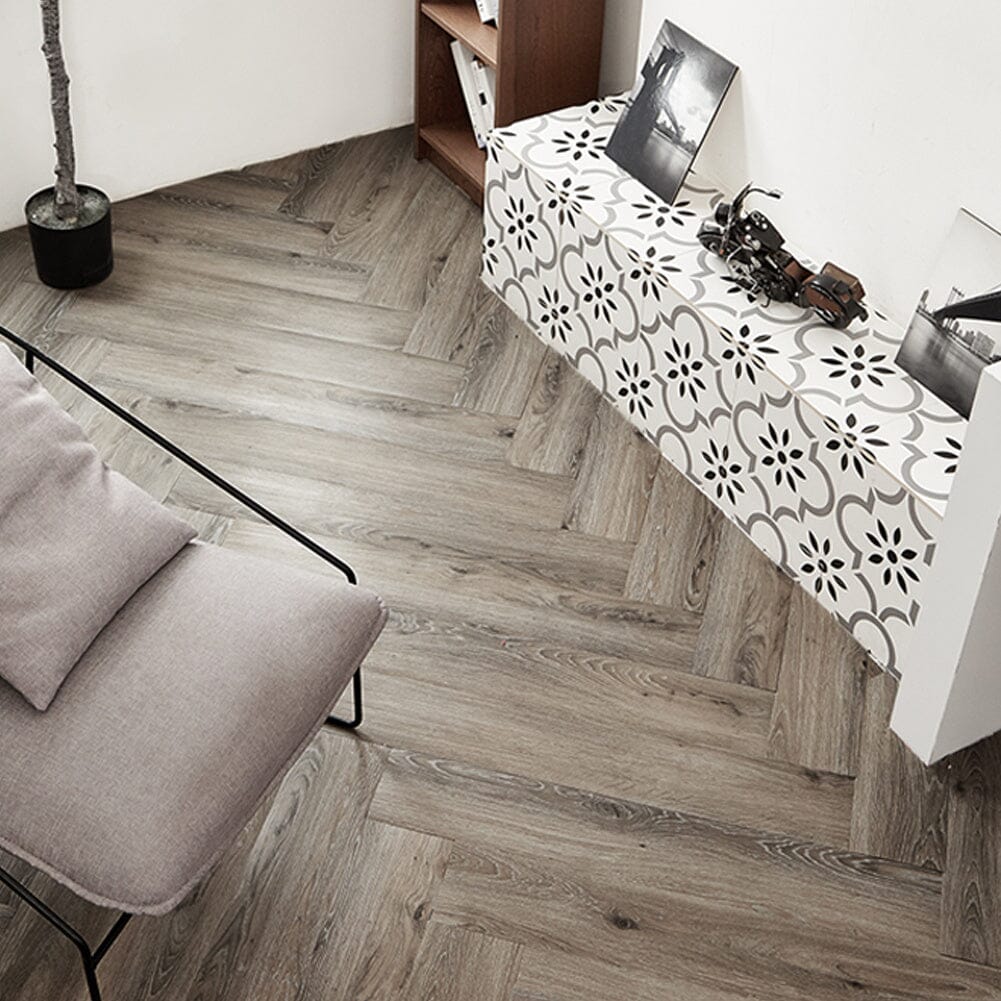 PVC Wooden Self-adhesive Laminate Flooring Planks for Home Decor Living and Home 