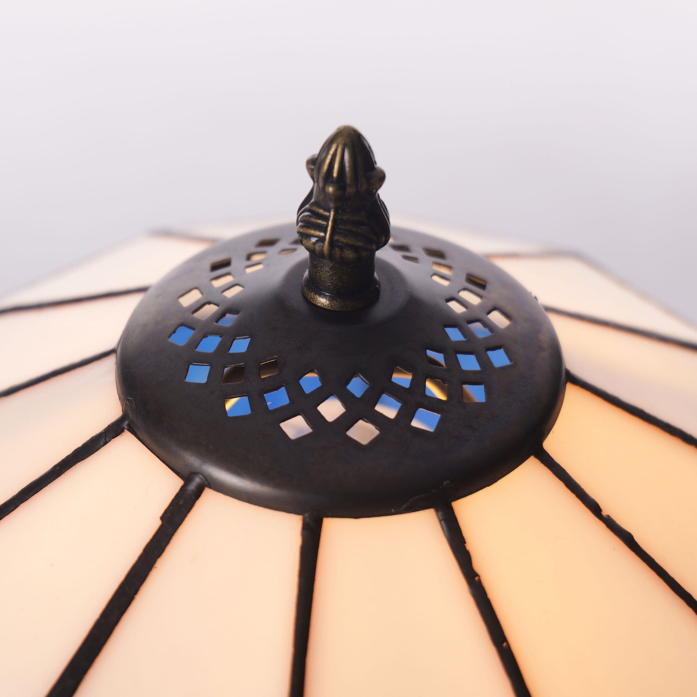 Lightsin Tiffany Table Lamp | Handcrafted Stained Glass Block Series Lightsin UK 