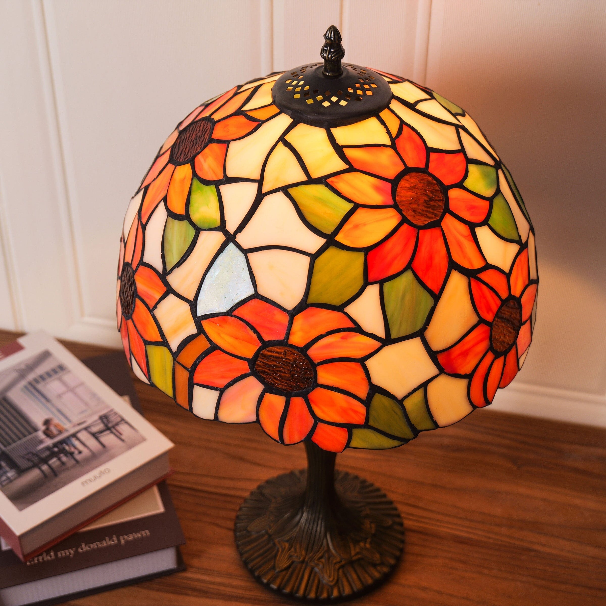 Lightsin Tiffany Table Lamp | Handcrafted Stained Glass Floral Petals Series White and Green Lightsin UK 