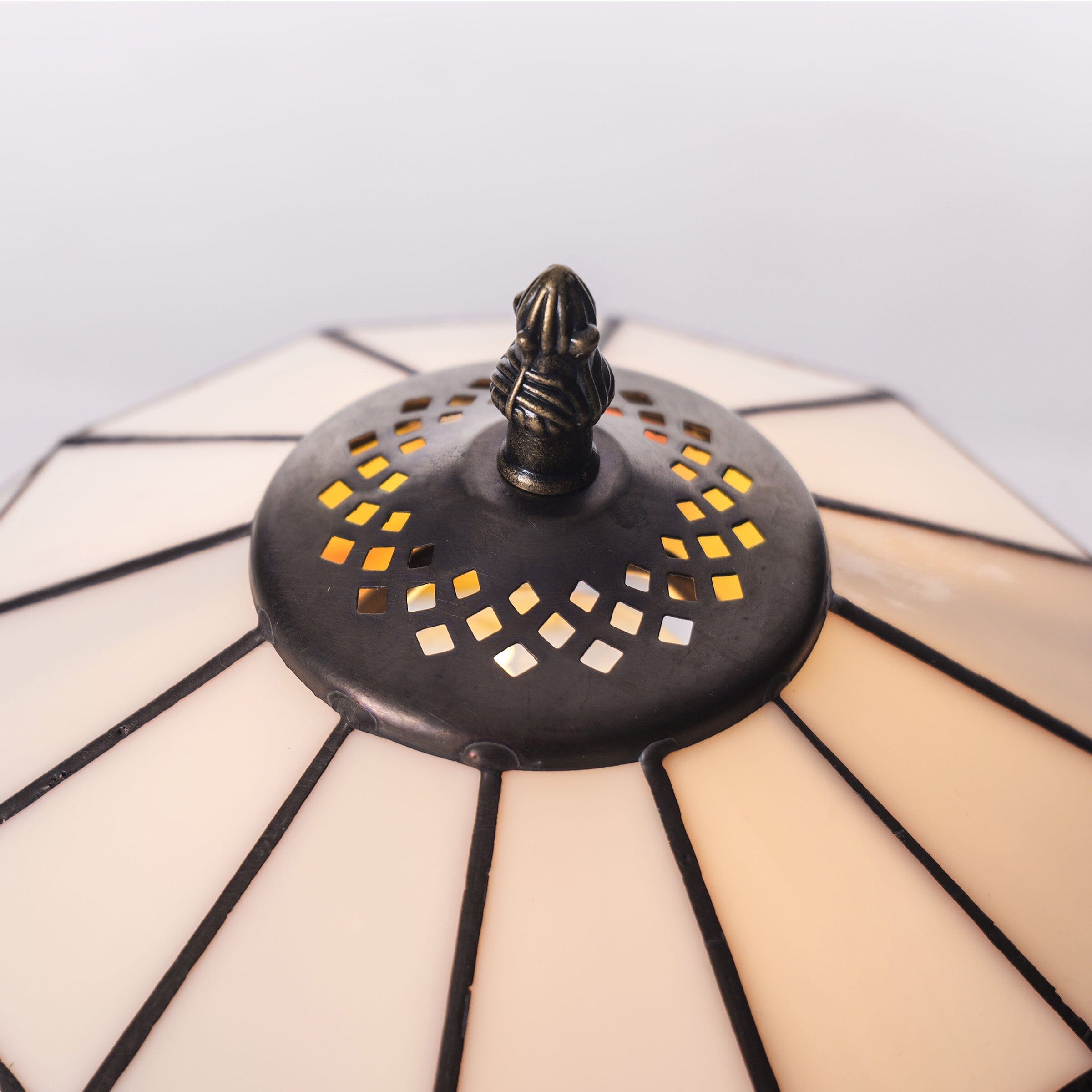 Lightsin Tiffany Table Lamp | Handcrafted Stained Glass Block Series Lightsin UK 