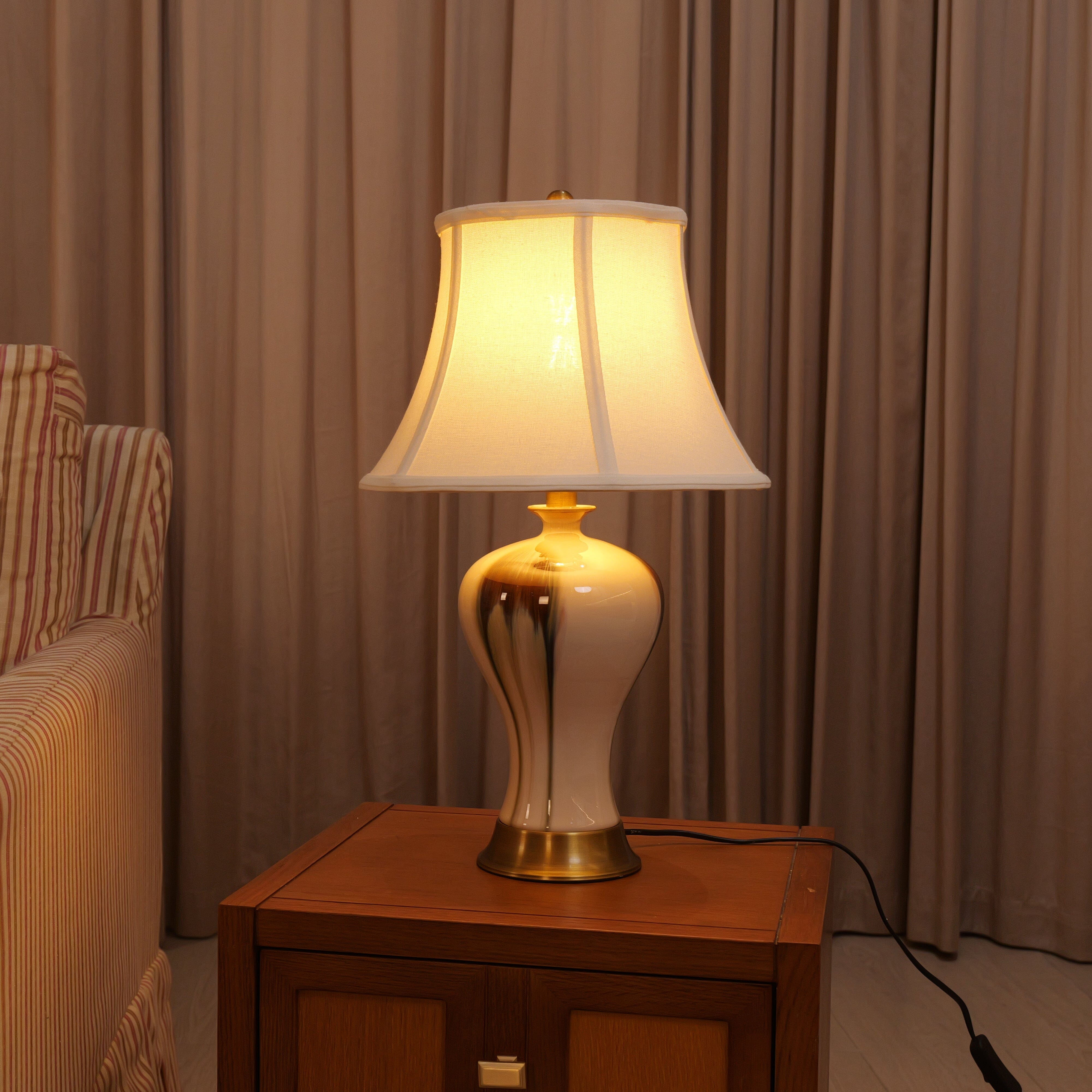 Lightsin Desk Lamp with Black Gold Gradient Glazed Ceramic Vase Design Lightsin UK 